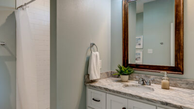 2nd Floor SE Bath