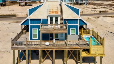 Island Escape Elevated Back Deck with Private Heated Pool