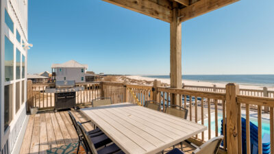 Outdoor Beachside Dining