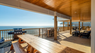 Outdoor Gulf Front Dining