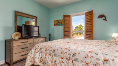 NE Queen Bedroom Pelican Pass Dauphin Island Beach Rentals