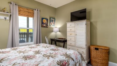 SW BeachFront Queen Bedroom