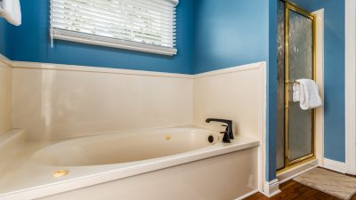 014 Serenity by the Sea Master Bathroom with Full Tub and Shower Stall