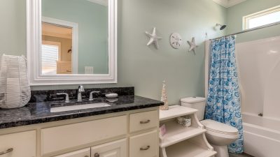 015 Grace Wins NW Private Bathroom Dauphin Island