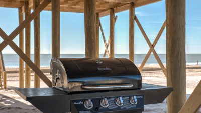 031 Grace Wins Covered Outdoor Living Space Grill