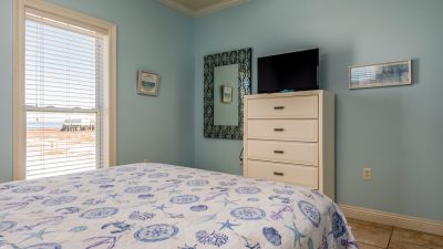 019 Just Beachy NW King Ensuite with private TV