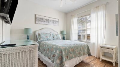 See View Haven E Queen Bedroom