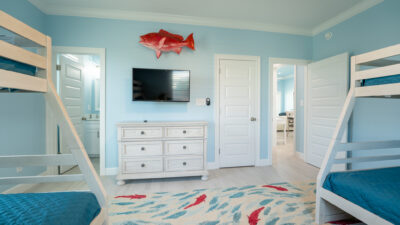 Sandarosa NE Bunk Suite with TV and Private Bathroom