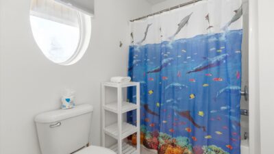 Treasure Island Common Bathroom with Shower-Tub Combo