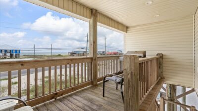 Treasure Island Nothern Covered Porch with Grill