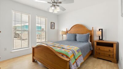 Treasure Island NW Queen Suite