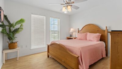 Treasure Island SE Queen Suite